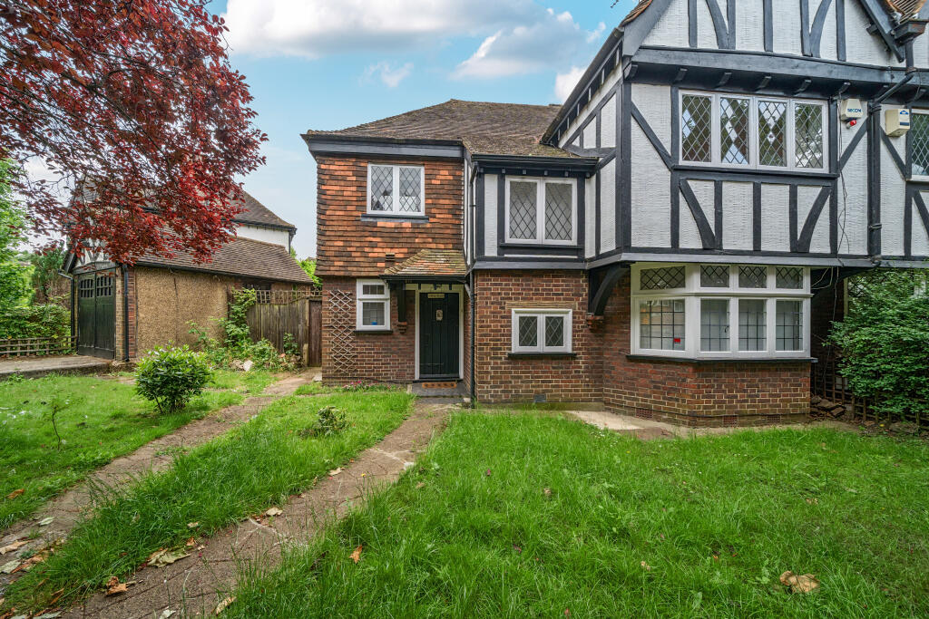 4 bed Semi Detached for rent in London. From Barnard Marcus Lettings - Ealing Lettings