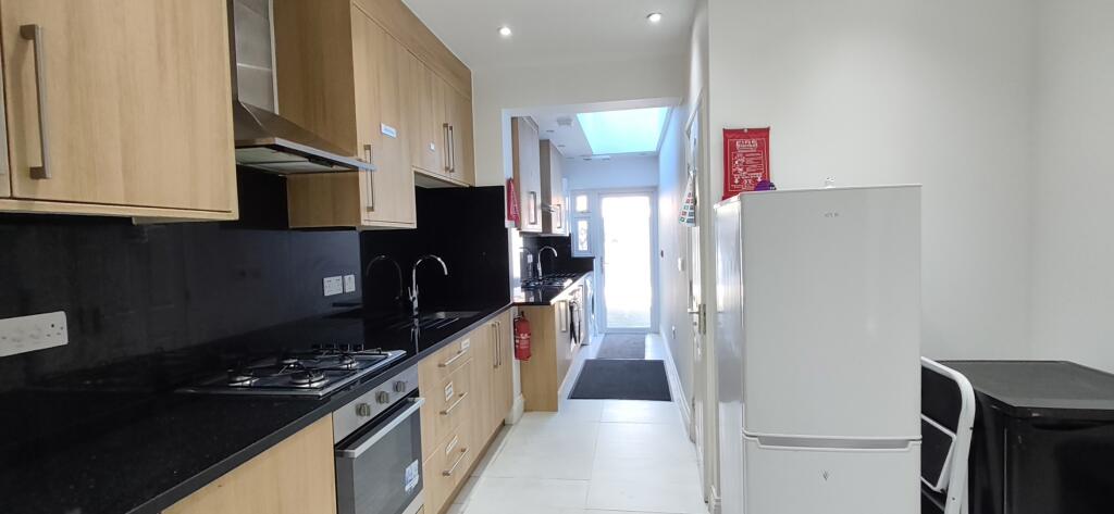 6 bed Detached for rent in Southall. From Barnard Marcus Lettings - Ealing Lettings