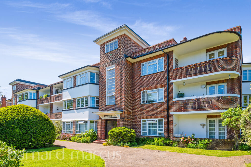 3 bed 1st Floor Flat for rent in Acton. From Barnard Marcus Lettings - Ealing Lettings