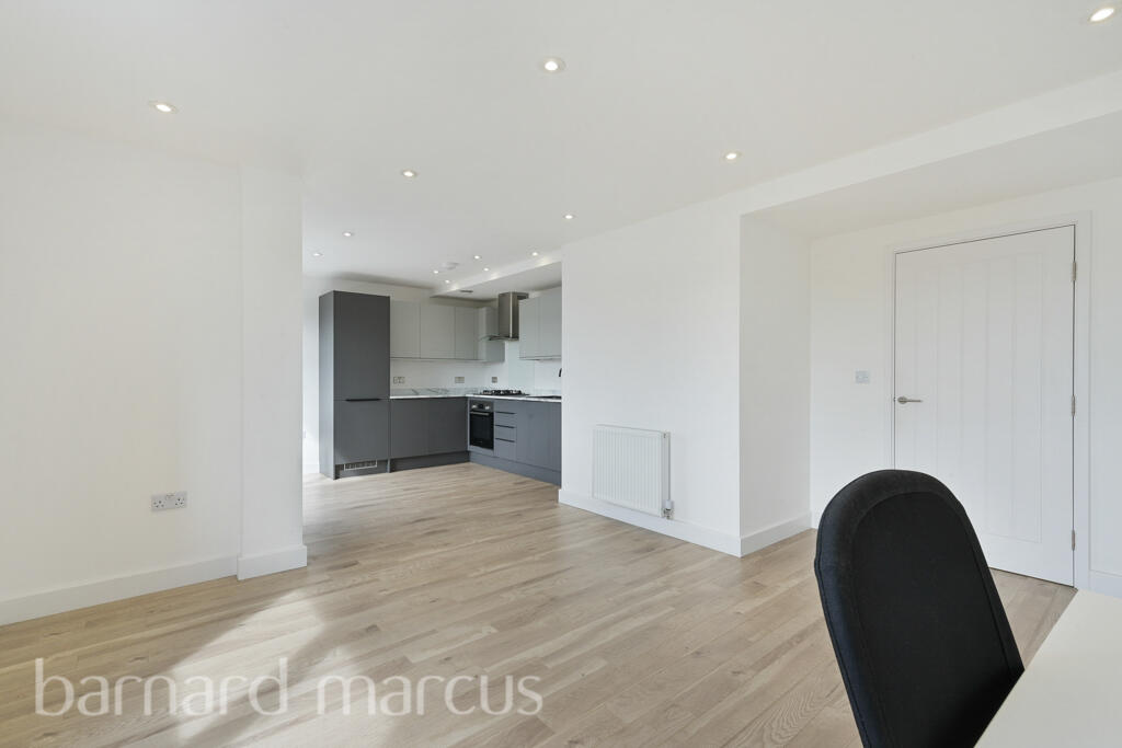 2 bed 1st Floor Flat for rent in Southall. From Barnard Marcus Lettings - Ealing Lettings