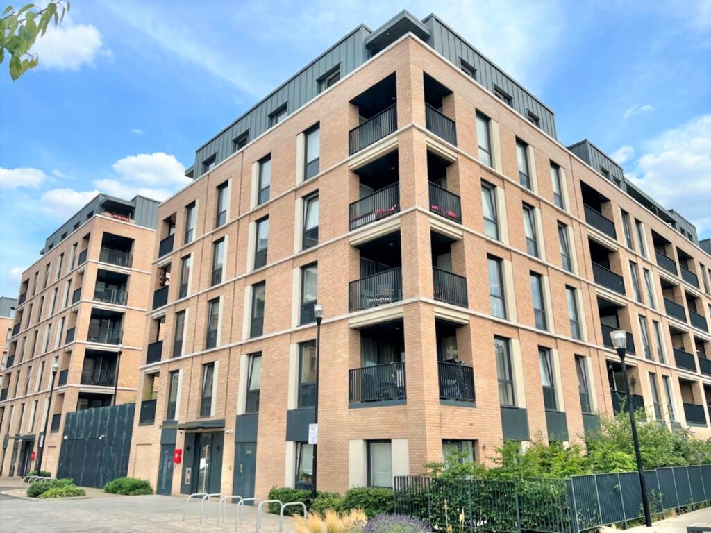 2 bed 1st Floor Flat for rent in Southall. From Barnard Marcus Lettings - Ealing Lettings