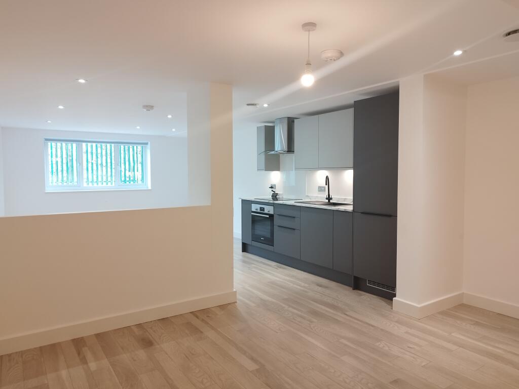 4 bed 1st Floor Flat for rent in Southall. From Barnard Marcus Lettings - Ealing Lettings 4 bed 1st Floor Flat for rent in Southall. From Barnard Marcus Lettings - Ealing Lettings
