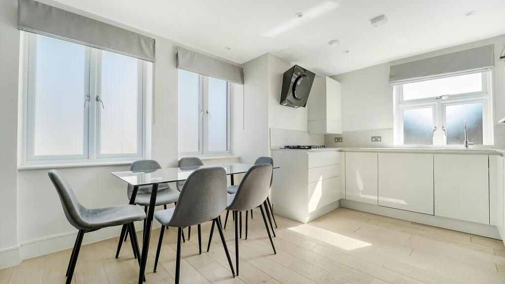 3 bed Apartment for rent in Acton. From Barnard Marcus Lettings - Ealing Lettings
