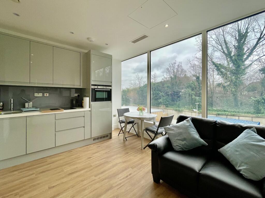4 bed 1st Floor Flat for rent in Wembley. From Barnard Marcus Lettings - Ealing Lettings 4 bed 1st Floor Flat for rent in Wembley. From Barnard Marcus Lettings - Ealing Lettings