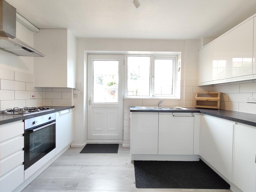 2 bed Apartment for rent in Greenford. From Barnard Marcus Lettings - Ealing Lettings
