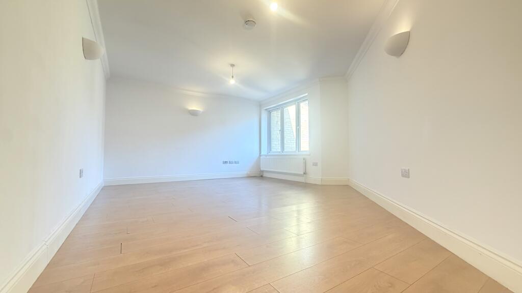 3 bed Apartment for rent in Uxbridge. From Barnard Marcus Lettings - Ealing Lettings 3 bed Apartment for rent in Uxbridge. From Barnard Marcus Lettings - Ealing Lettings