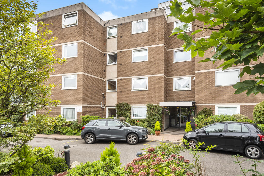 3 bed Apartment for rent in Acton. From Barnard Marcus Lettings - Ealing Lettings 3 bed Apartment for rent in Acton. From Barnard Marcus Lettings - Ealing Lettings