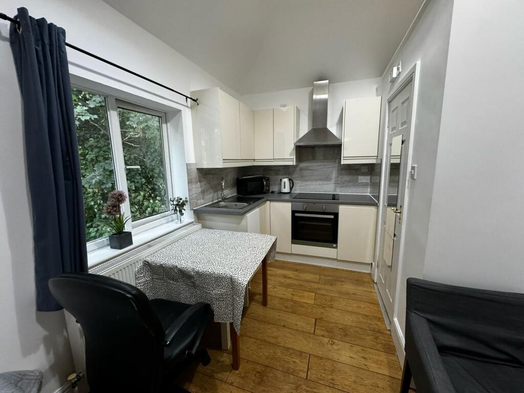 0 bed Studio for rent in Hounslow. From Barnard Marcus Lettings - Ealing Lettings 0 bed Studio for rent in Hounslow. From Barnard Marcus Lettings - Ealing Lettings