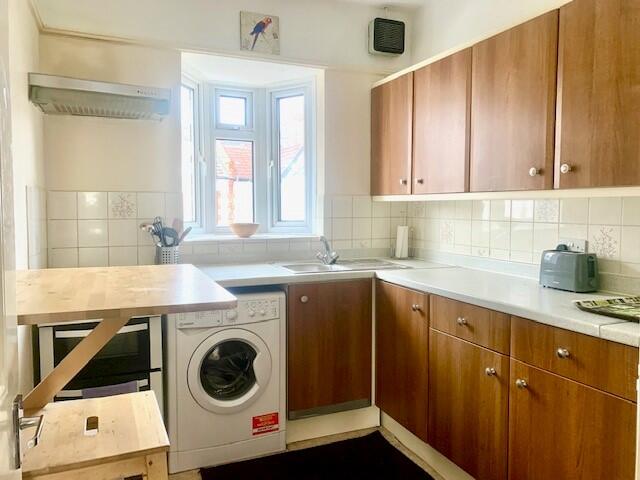2 bed 1st Floor Flat for rent in Barnes. From Barnard Marcus - East Sheen
