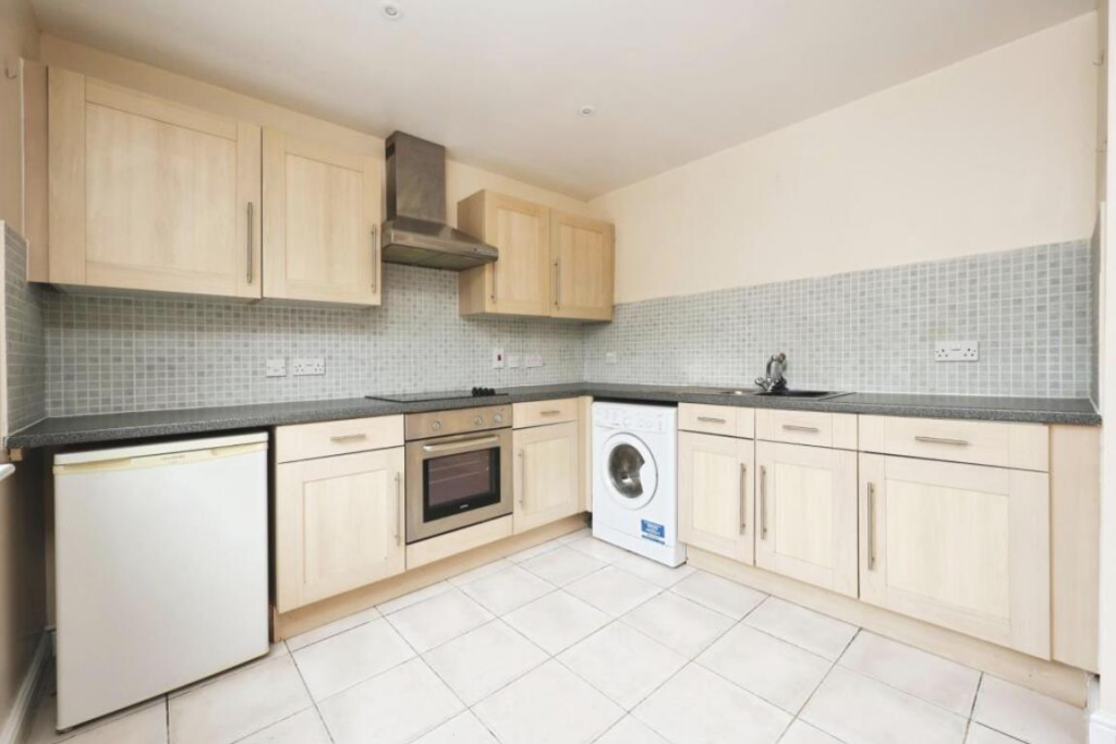 2 bed 1st Floor Flat for rent in Barnes. From Barnard Marcus - East Sheen