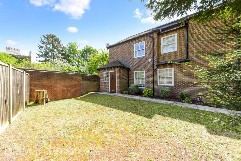 3 bed Detached House for rent in Epsom Downs. From Barnard Marcus Lettings - Epsom - Lettings