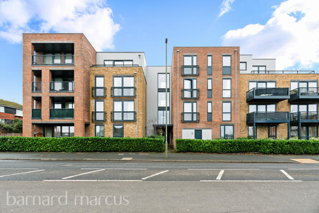 3 bed 1st Floor Flat for rent in Ewell. From Barnard Marcus Lettings - Epsom - Lettings