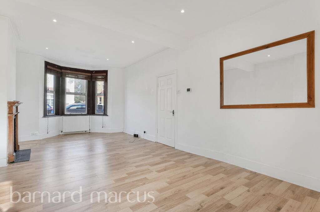 3 bed Detached for rent in Hounslow. From Barnard Marcus Lettings - Feltham Lettings 3 bed Detached for rent in Hounslow. From Barnard Marcus Lettings - Feltham Lettings