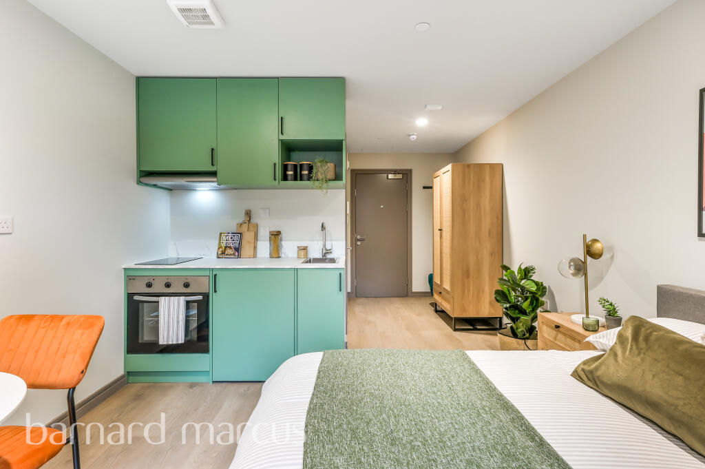 4 bed 1st Floor Flat for rent in Feltham. From Barnard Marcus Lettings - Feltham Lettings 4 bed 1st Floor Flat for rent in Feltham. From Barnard Marcus Lettings - Feltham Lettings
