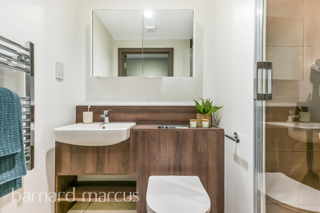 4 bed 1st Floor Flat for rent in Feltham. From Barnard Marcus Lettings - Feltham Lettings