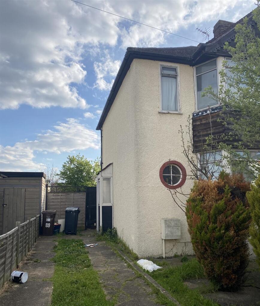 2 bed Detached for rent in Feltham. From Barnard Marcus Lettings - Feltham Lettings