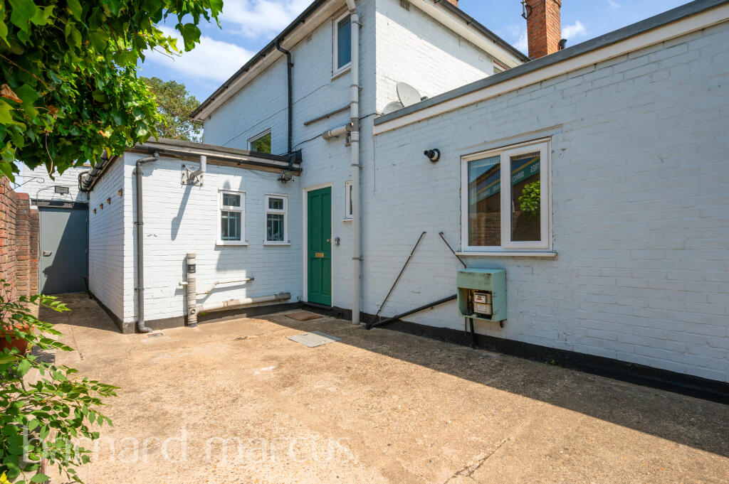 2 bed 1st Floor Flat for rent in Feltham. From Barnard Marcus Lettings - Feltham Lettings