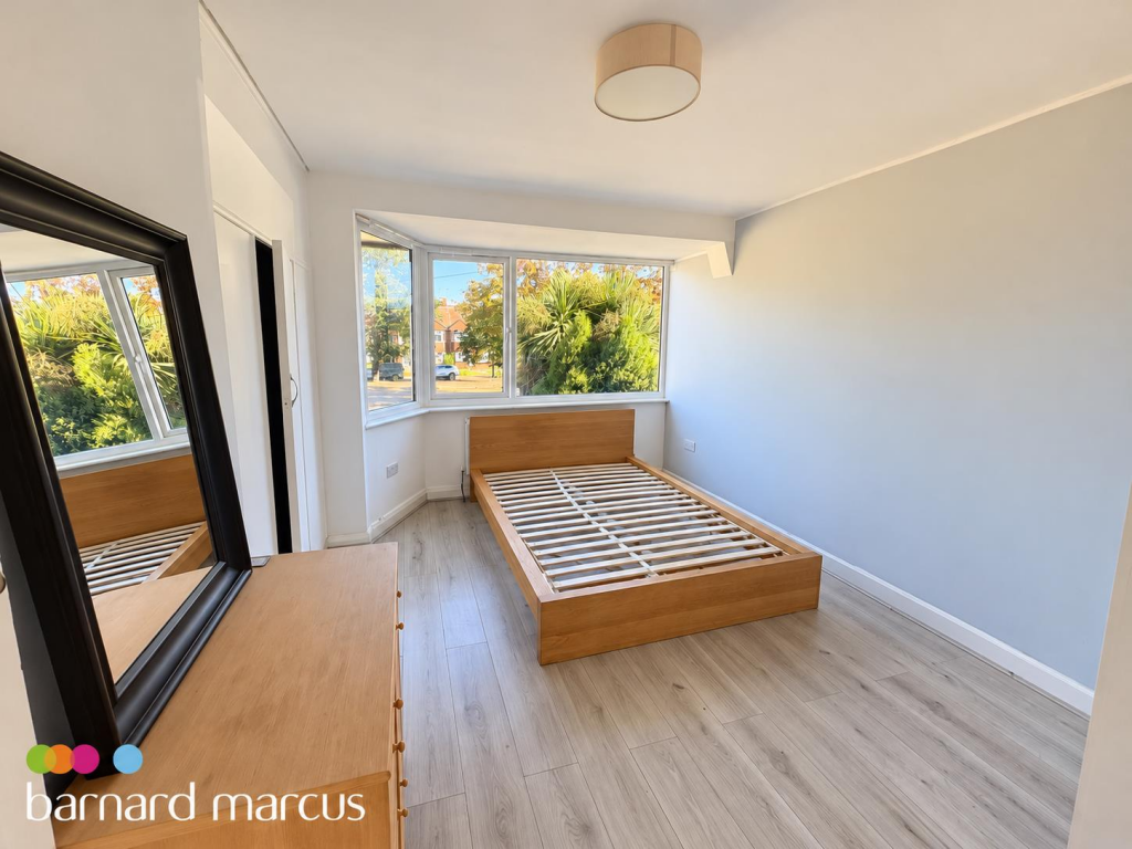 2 bed Detached for rent in Feltham. From Barnard Marcus Lettings - Feltham Lettings 2 bed Detached for rent in Feltham. From Barnard Marcus Lettings - Feltham Lettings