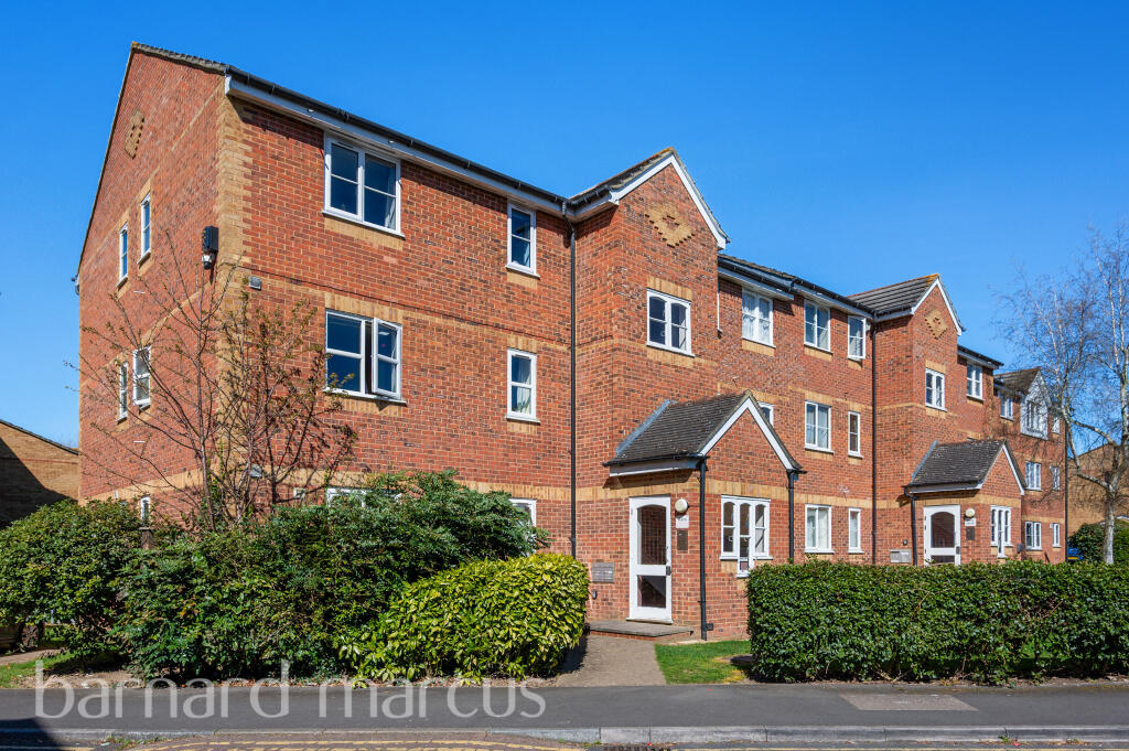 2 bed 1st Floor Flat for rent in Feltham. From Barnard Marcus Lettings - Feltham Lettings