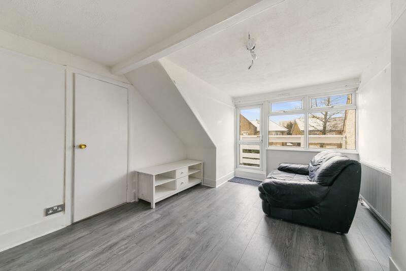 1 bed 1st Floor Flat for rent in London. From Barnard Marcus Lettings - Kennington Lettings