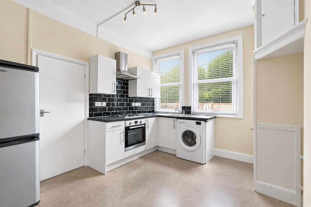 2 bed 1st Floor Flat for rent in London. From Barnard Marcus Lettings - Kennington Lettings