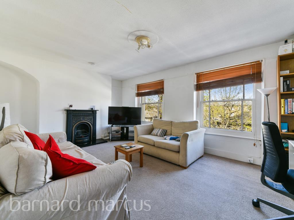 3 bed 1st Floor Flat for rent in Camberwell. From Barnard Marcus Lettings - Kennington Lettings