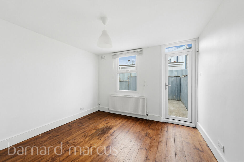 2 bed Mid Terraced House for rent in Croydon. From Barnard Marcus Lettings - Morden Lettings 2 bed Mid Terraced House for rent in Croydon. From Barnard Marcus Lettings - Morden Lettings