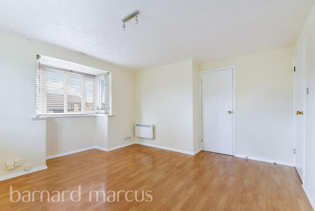 2 bed 1st Floor Flat for rent in Mitcham. From Barnard Marcus Lettings - Morden Lettings