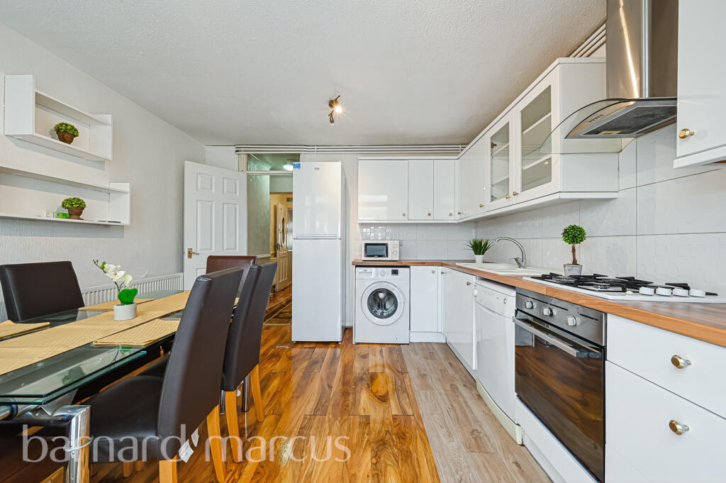 4 bed Town House for rent in Mitcham. From Barnard Marcus Lettings - Morden Lettings 4 bed Town House for rent in Mitcham. From Barnard Marcus Lettings - Morden Lettings