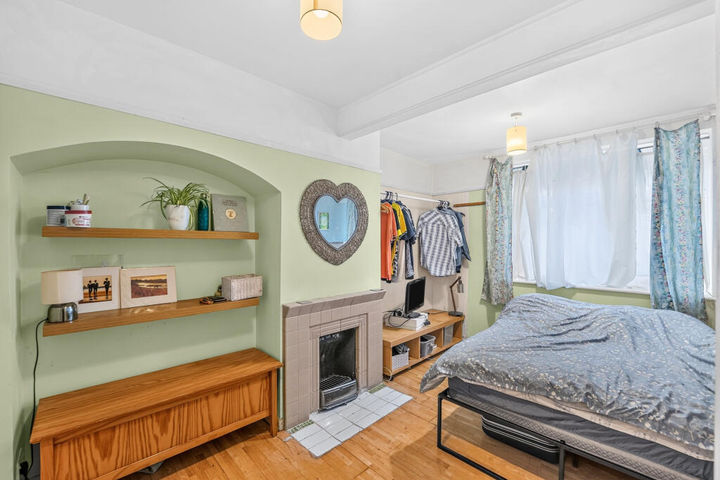 3 bed End of Terrace for rent in Mitcham. From Barnard Marcus Lettings - Morden Lettings 3 bed End of Terrace for rent in Mitcham. From Barnard Marcus Lettings - Morden Lettings