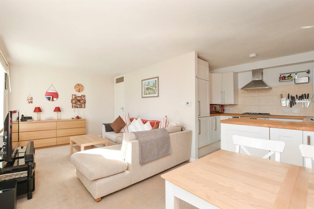 1 bed Flat for rent in Kingston upon Thames. From Barnard Marcus Lettings - New Malden - Lettings