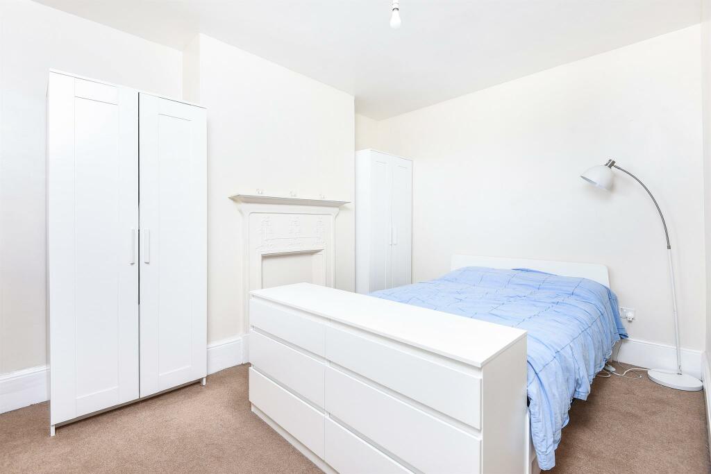 1 bed Flat for rent in New Malden. From Barnard Marcus Lettings - New Malden - Lettings
