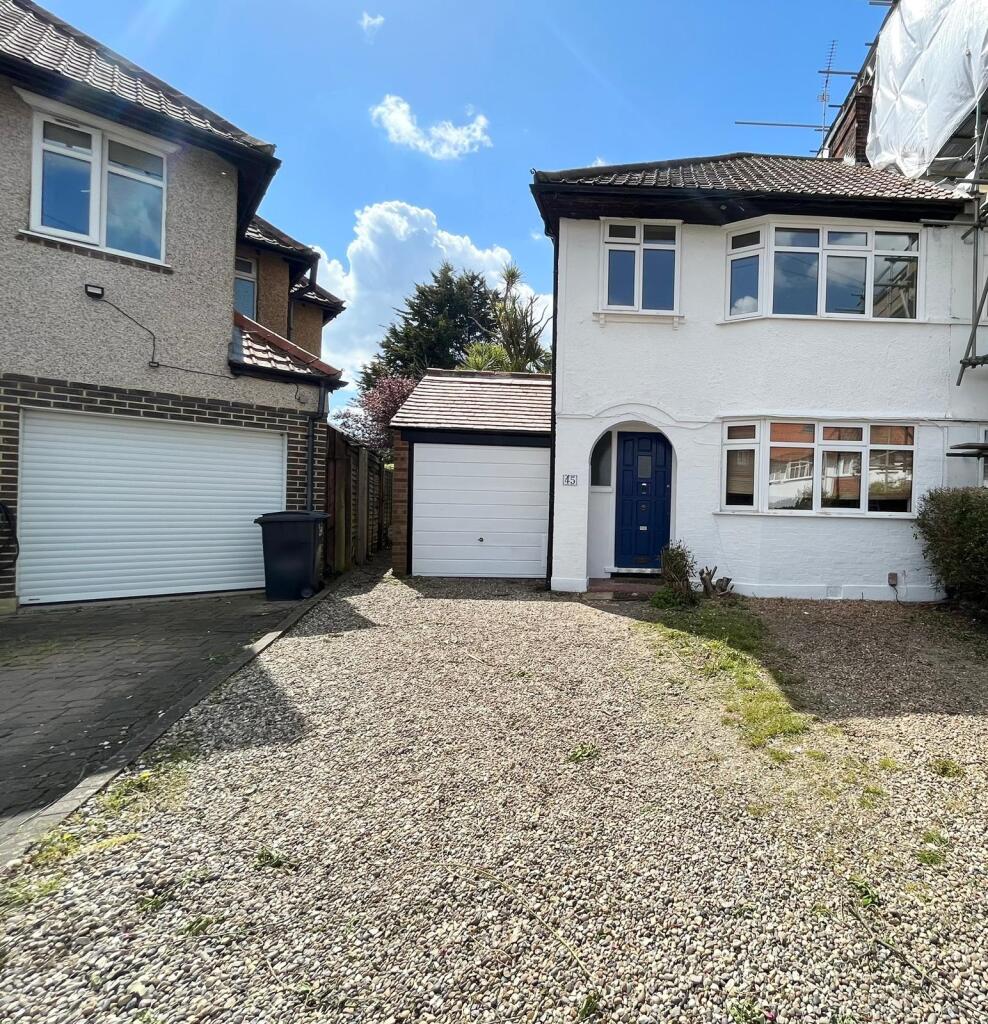 3 bed Detached House for rent in New Malden. From Barnard Marcus Lettings - New Malden - Lettings