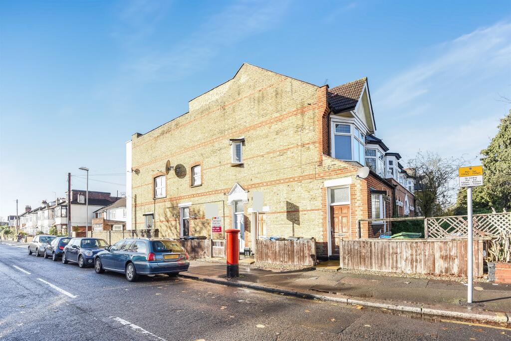 1 bed 1st Floor Flat for rent in New Malden. From Barnard Marcus Lettings - New Malden - Lettings