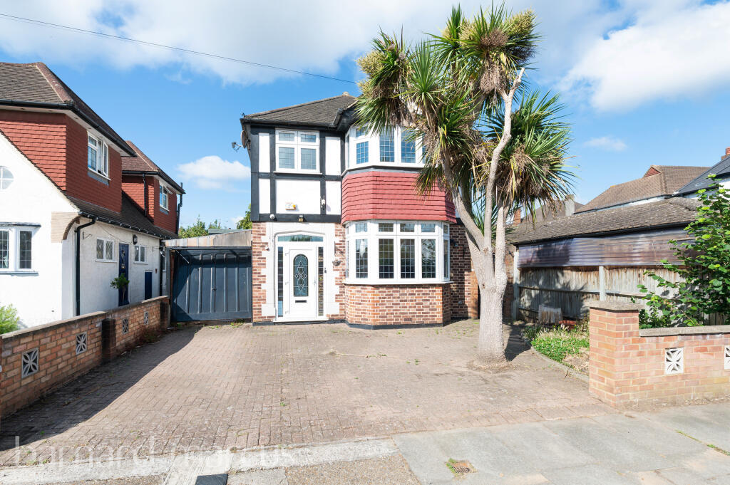 4 bed Detached for rent in New Malden. From Barnard Marcus Lettings - New Malden - Lettings