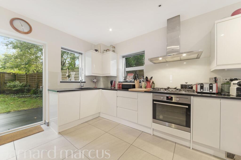 4 bed Town House for rent in New Malden. From Barnard Marcus Lettings - New Malden - Lettings