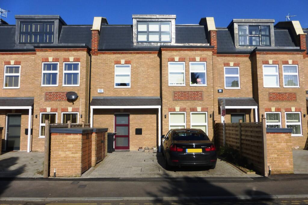 4 bed Detached for rent in New Malden. From Barnard Marcus Lettings - New Malden - Lettings