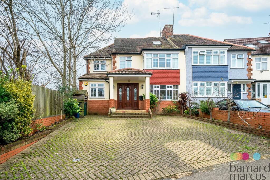 5 bed Detached House for rent in London. From Barnard Marcus Lettings - North Finchley Lettings