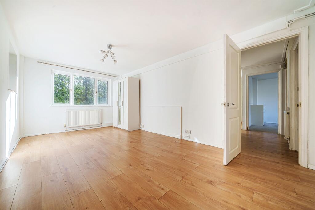 3 bed Apartment for rent in London. From Barnard Marcus Lettings - North Finchley Lettings