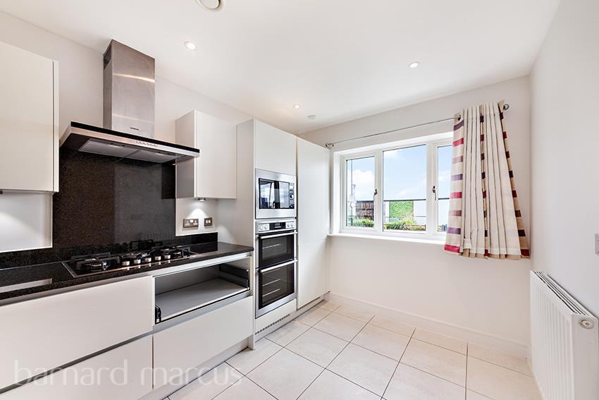 3 bed Detached for rent in London. From Barnard Marcus Lettings - North Finchley Lettings