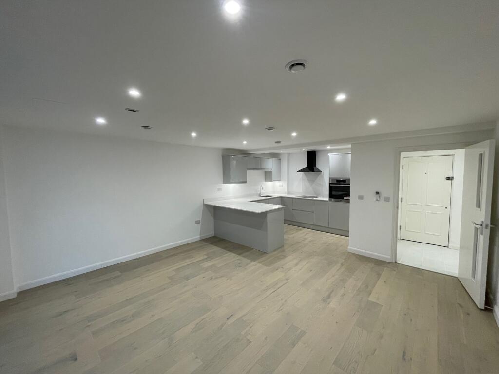 2 bed Apartment for rent in Barnet. From Barnard Marcus Lettings - North Finchley Lettings