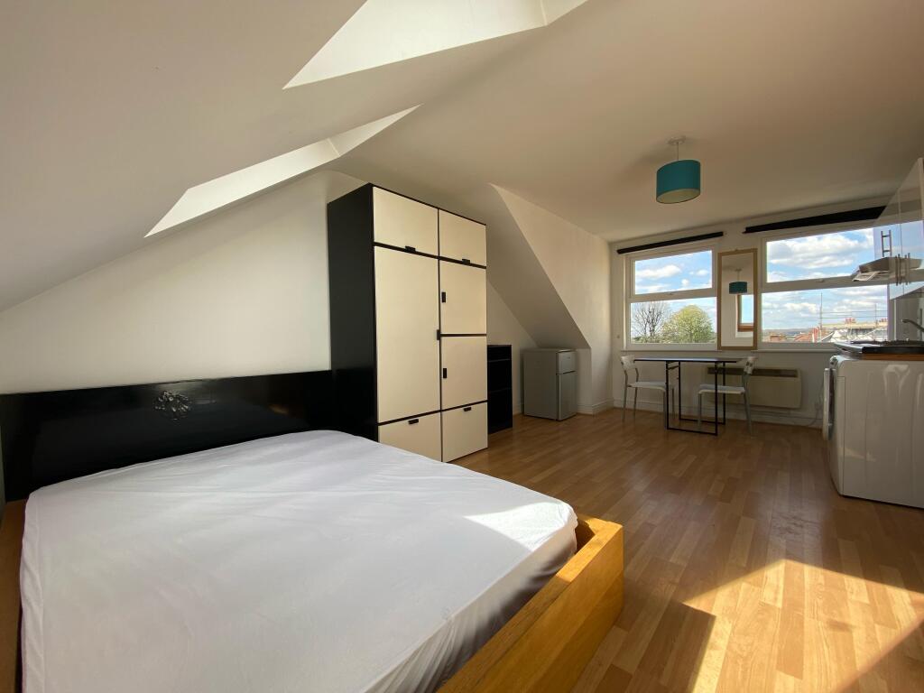 4 bed Apartment for rent in Friern Barnet. From Barnard Marcus Lettings - North Finchley Lettings
