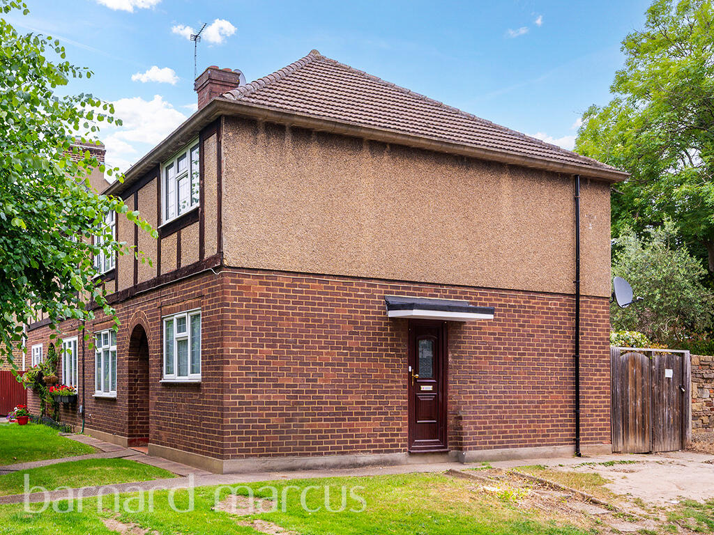 2 bed Apartment for rent in Crews Hill. From Barnard Marcus Lettings - North Finchley Lettings 2 bed Apartment for rent in Crews Hill. From Barnard Marcus Lettings - North Finchley Lettings