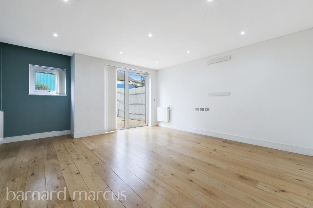 4 bed Town House for rent in London. From Barnard Marcus Lettings - North Finchley Lettings 4 bed Town House for rent in London. From Barnard Marcus Lettings - North Finchley Lettings