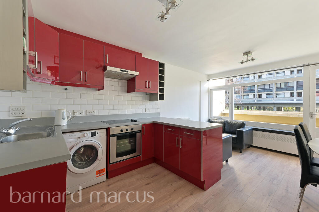 3 bed 1st Floor Flat for rent in London. From Barnard Marcus Lettings - Putney Lettings