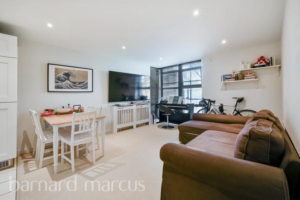 2 bed 1st Floor Flat for rent in London. From Barnard Marcus Lettings - Putney Lettings