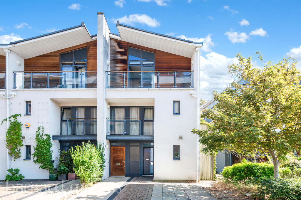 4 bed Detached for rent in Putney. From Barnard Marcus Lettings - Putney Lettings