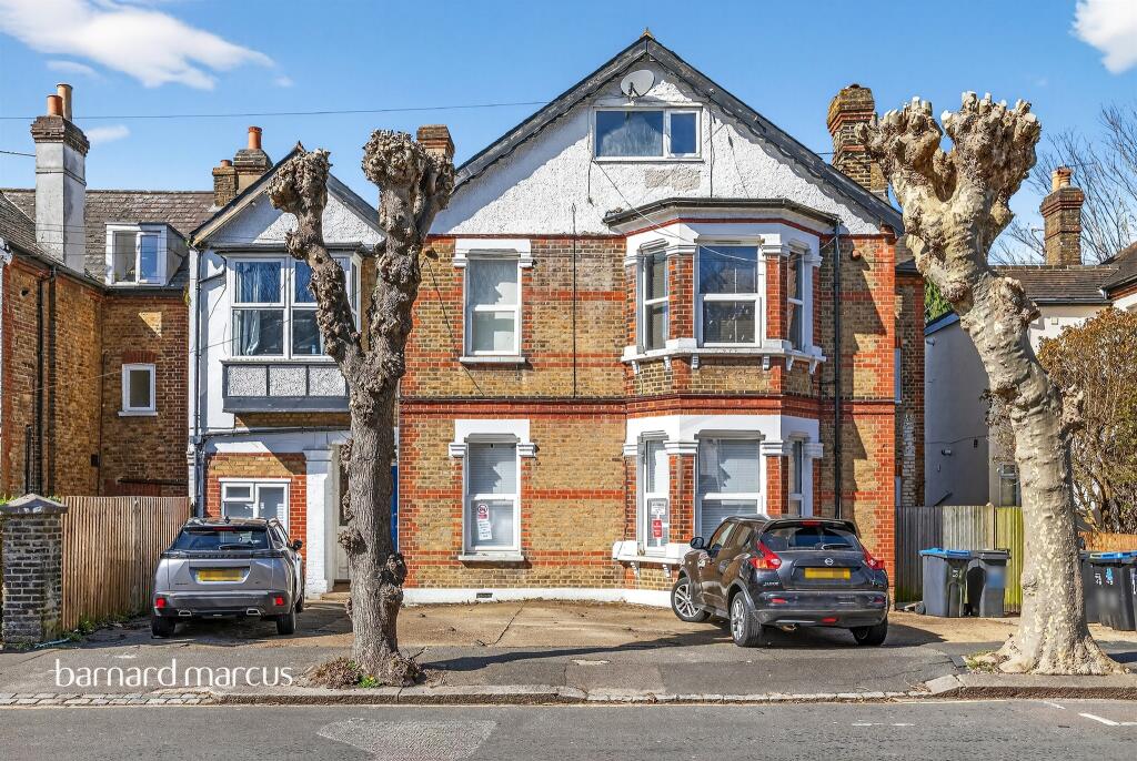 2 bed 1st Floor Flat for rent in Croydon. From Barnard Marcus Lettings - South Croydon Lettings 2 bed 1st Floor Flat for rent in Croydon. From Barnard Marcus Lettings - South Croydon Lettings