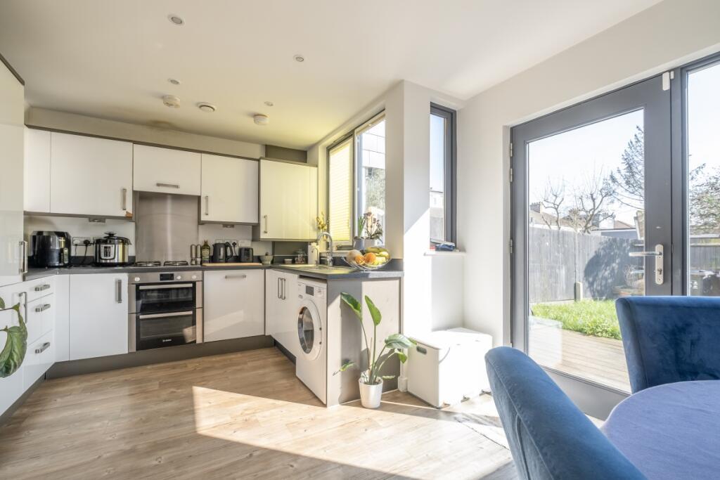 4 bed Town House for rent in London. From Barnard Marcus Lettings - Streatham Lettings