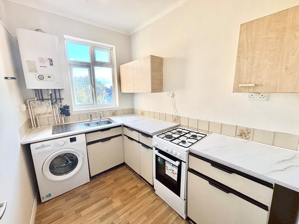 3 bed 1st Floor Flat for rent in Penge. From Barnard Marcus Lettings - Streatham Lettings